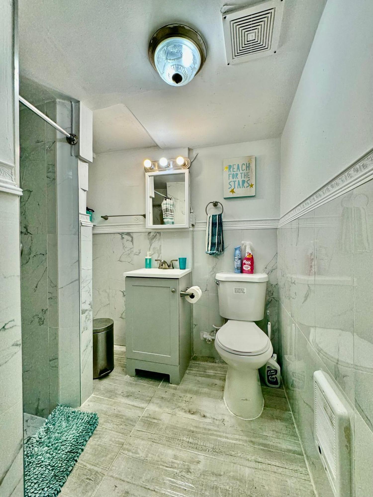 Private Tiny Room On The 1St Floor With Shared Bathroom Near Airport And Downtown Seattte Seattle Kültér fotó