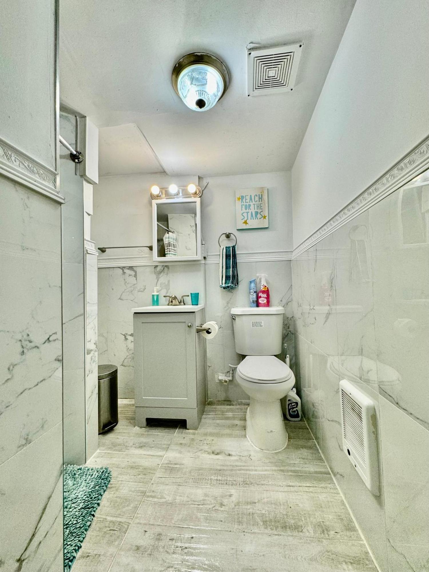 Private Tiny Room On The 1St Floor With Shared Bathroom Near Airport And Downtown Seattte Seattle Kültér fotó