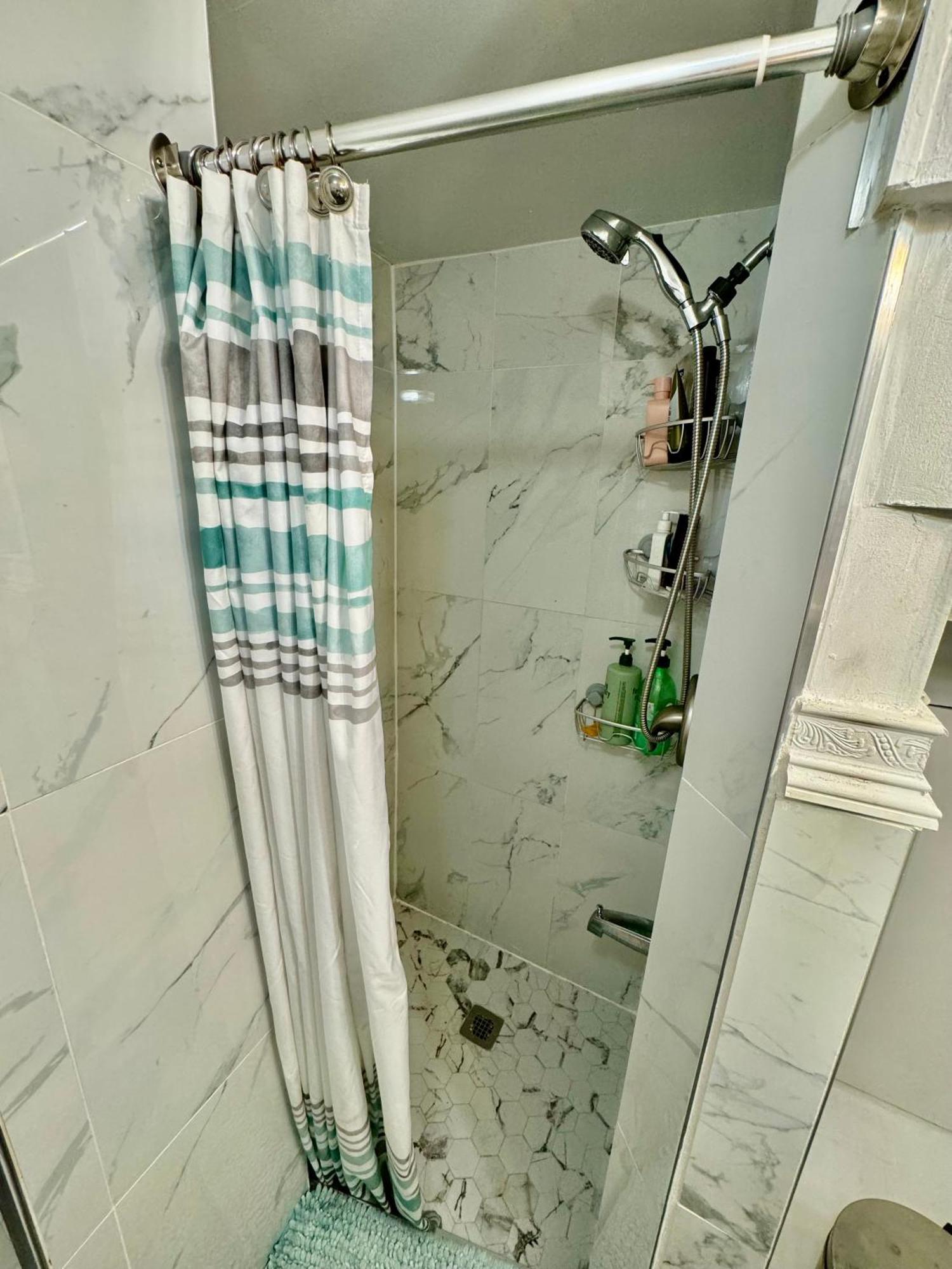 Private Tiny Room On The 1St Floor With Shared Bathroom Near Airport And Downtown Seattte Seattle Kültér fotó